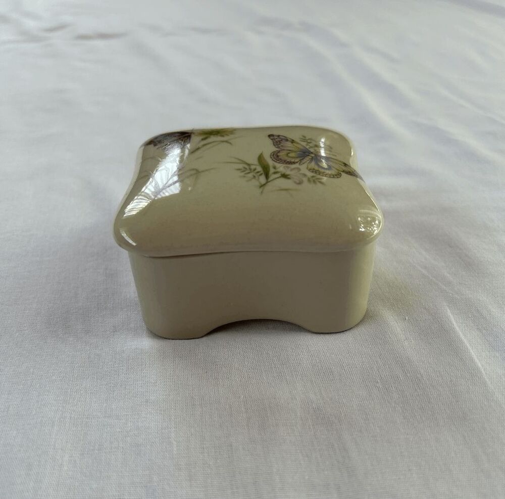 Takahashi Pottery San Francisco Trinket/Jewelry Box Small, Butterflies, Flowers - Picture 5 of 7